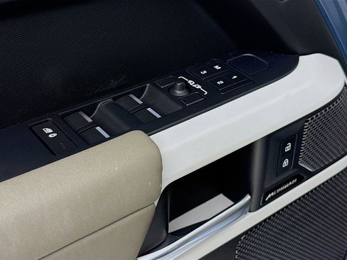 Used 2023 Land Rover Defender 110 S image 18