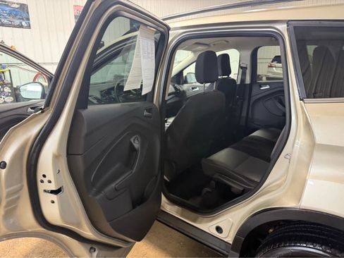 Used 2018 Ford Escape SE w/ SE Sync 3 Package AWD/4WD image 14