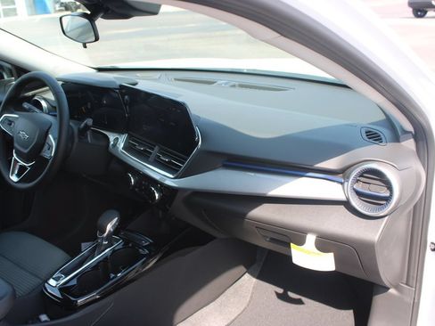 New 2026 Chevrolet Trax LT w/ Driver Confidence Package FWD image 29