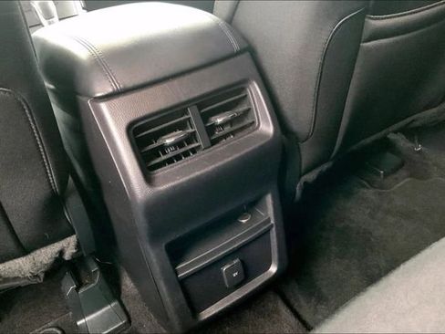 Used 2016 Ford Edge SE image 34