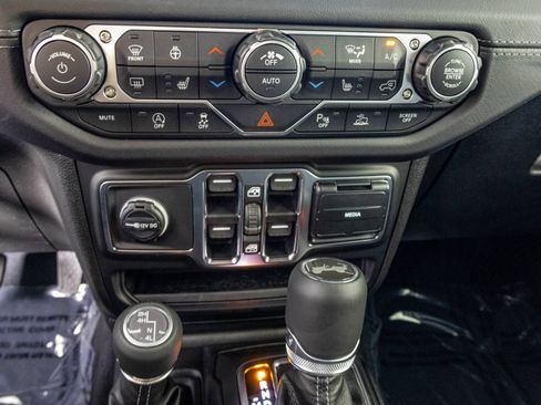 New 2026 Jeep Wrangler Unlimited Sahara AWD/4WD image 25