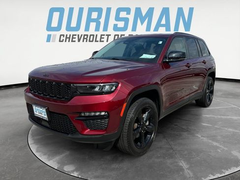 Used 2024 Jeep Grand Cherokee Limited w/ Black Appearance Package AWD/4WD image 2