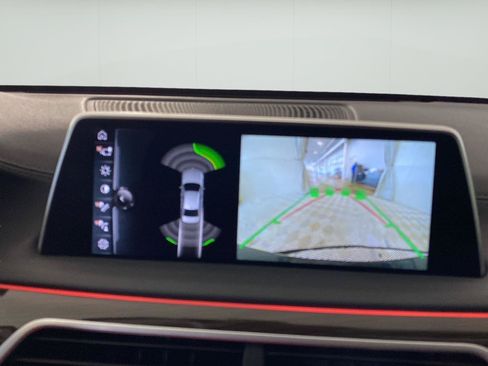 Used 2017 BMW 740i xDrive AWD/4WD image 4