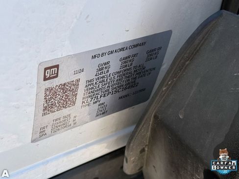 Used 2025 Chevrolet Trax LS image 32