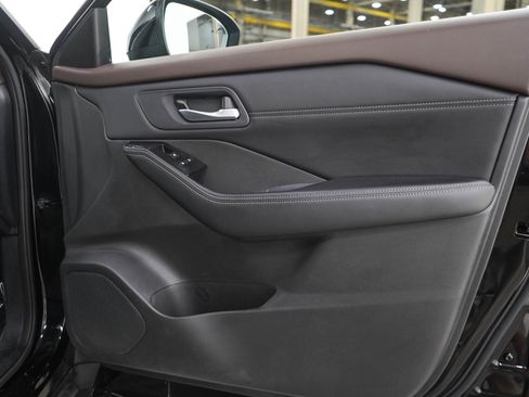 Used 2023 Nissan Rogue SV w/ SV Premium B Package AWD/4WD image 9