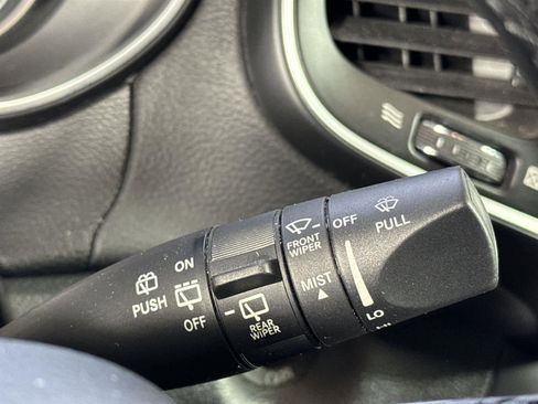 Used 2019 Jeep Cherokee Latitude Plus w/ Cold Weather Group image 27