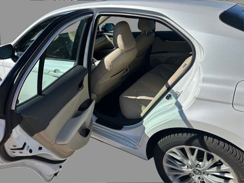 Used 2018 Toyota Camry XLE FWD image 24