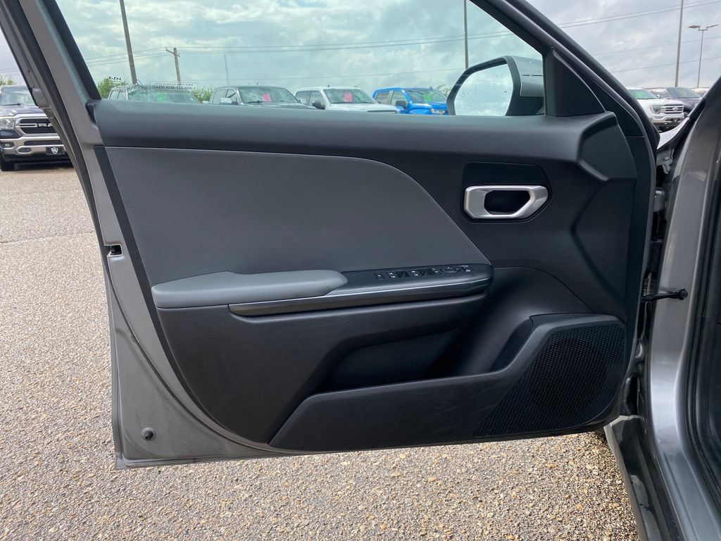 Used 2025 Kia K4 FWD image 11
