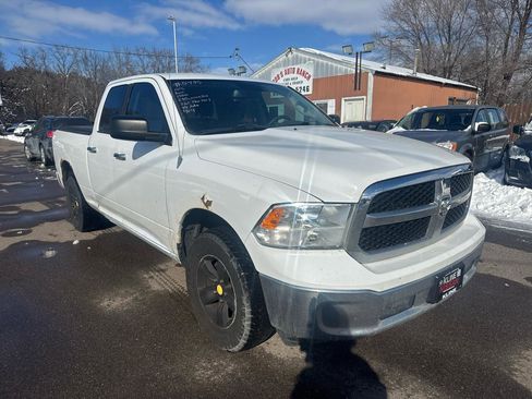 Used 2013 RAM 1500 Classic SLT w/ Premium Display Pkg image 3