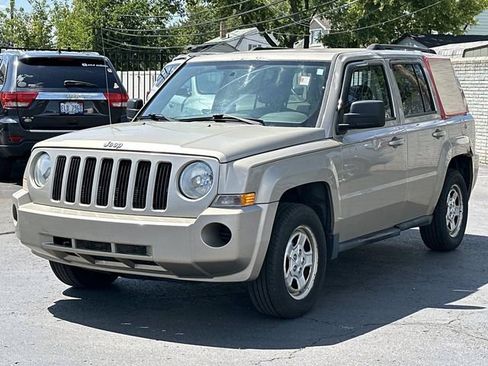 Used 2010 Jeep Patriot Sport FWD image 4