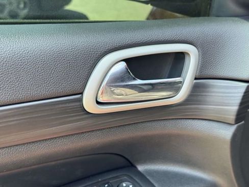 Used 2021 Jeep Grand Cherokee Laredo X RWD image 20