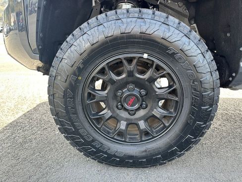 Used 2025 Toyota Tacoma SR5 image 12