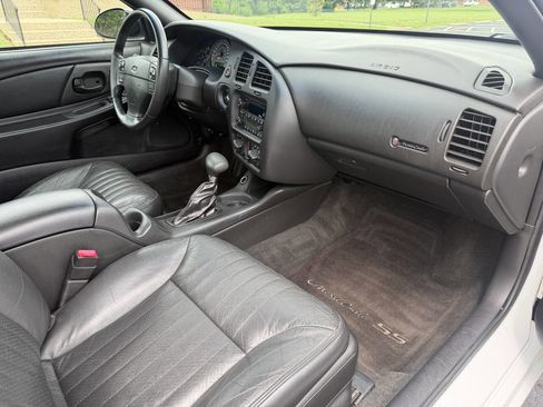 Used 2000 Chevrolet Monte Carlo SS w/ Preferred Equipment Group FWD image 10
