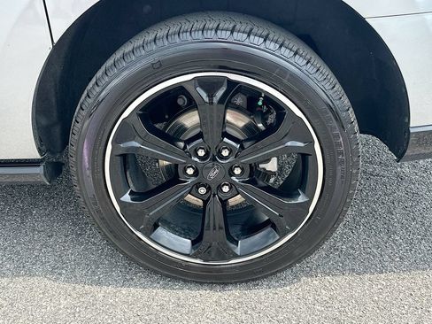 Certified 2022 Ford Expedition Max Limited RWD image 24