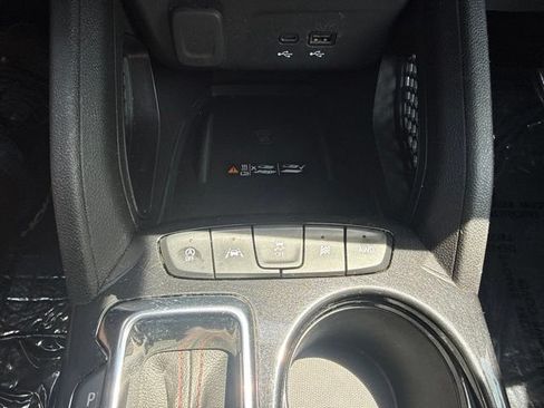 Used 2024 Chevrolet TrailBlazer RS w/ Convenience Package AWD/4WD image 19