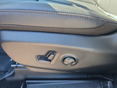 New 2026 Chrysler Pacifica Select FWD image 31