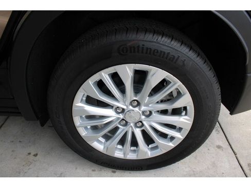 New 2024 Cadillac XT4 Luxury w/ Cold Weather Package image 22