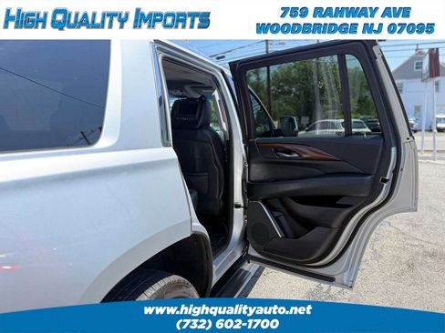Used 2018 Cadillac Escalade Luxury AWD/4WD image 21