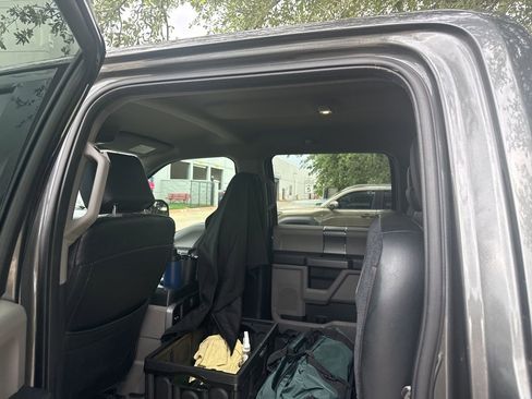 Used 2018 Ford F150 XLT w/ Equipment Group 302A Luxury image 10