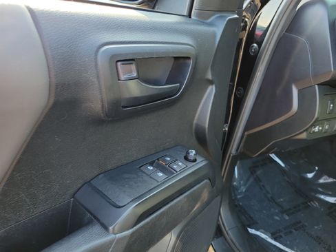 Used 2021 Toyota Tacoma SR w/ SX Package AWD/4WD image 12