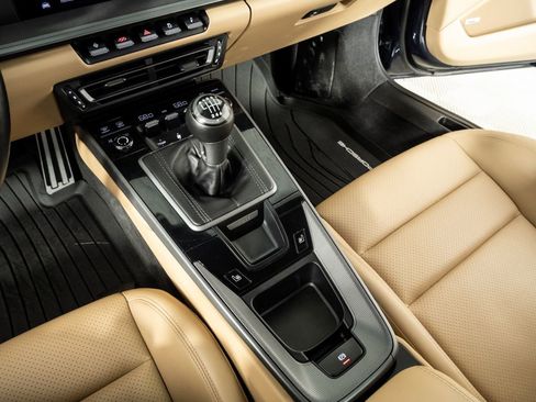 Certified 2022 Porsche 911 Carrera S RWD image 18