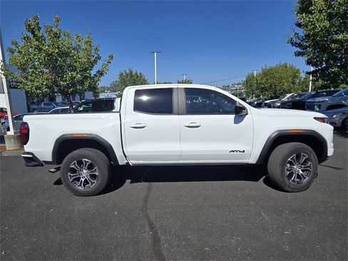 Used 2023 GMC Canyon AT4 image 3