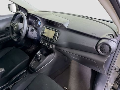 Used 2024 Nissan Kicks S image 28