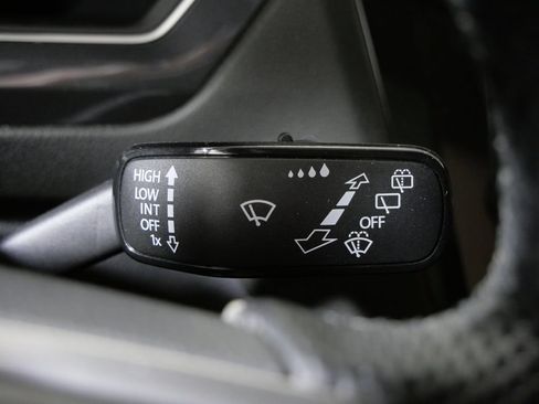 Used 2024 Volkswagen Tiguan SE R-Line AWD/4WD image 21