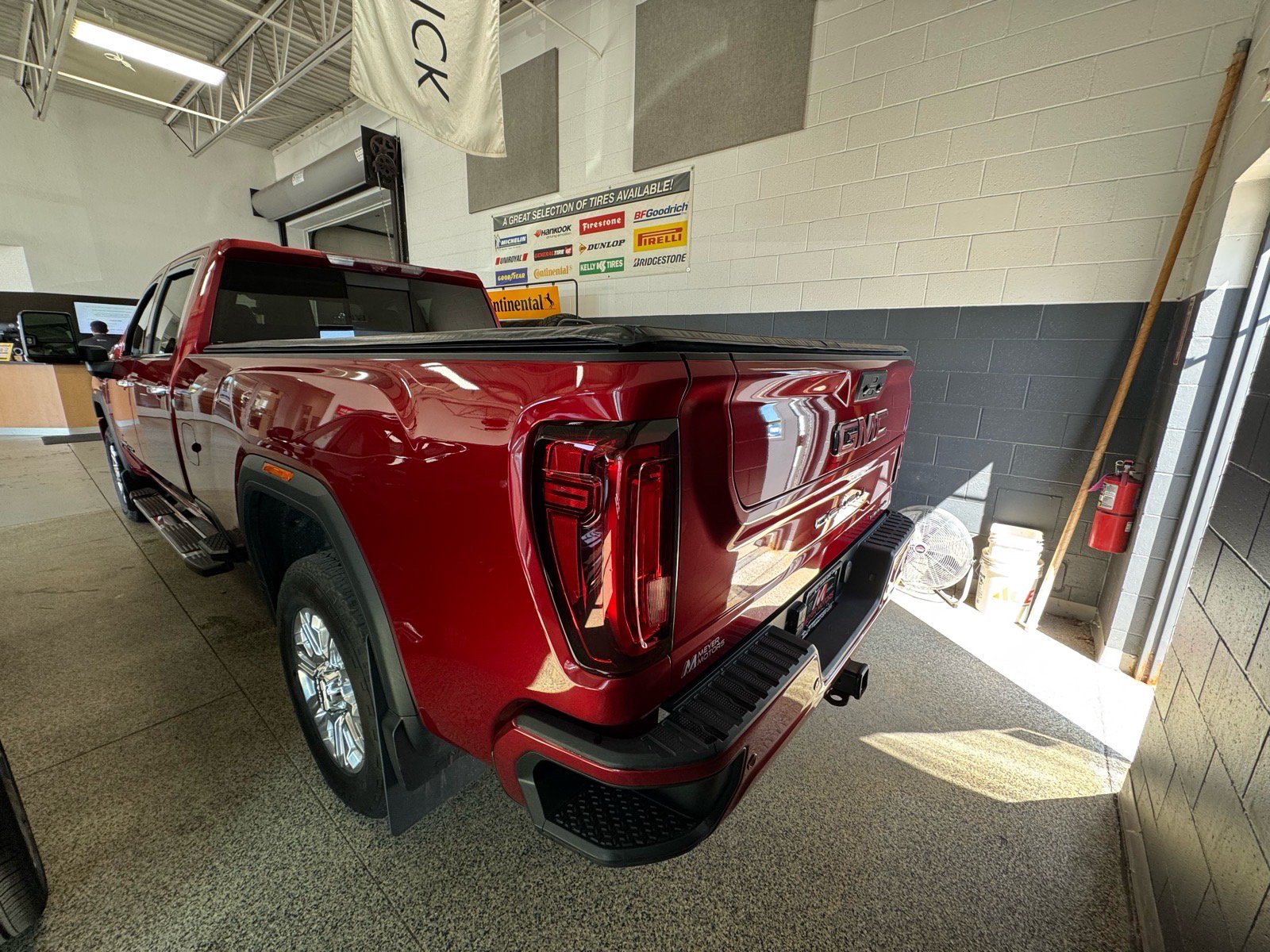 Used 2022 GMC Sierra 2500 Denali w/ Denali Ultimate Package AWD/4WD image 7