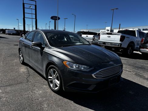 Used 2018 Ford Fusion SE image 7