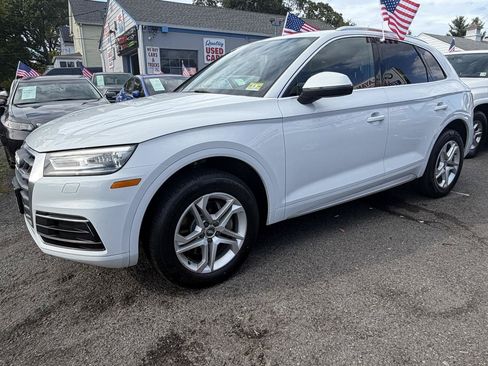 Used 2019 Audi Q5 2.0T Premium w/ Convenience Package AWD/4WD image 4
