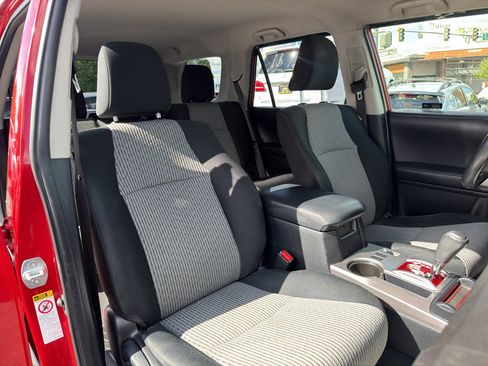 Used 2014 Toyota 4Runner SR5 AWD/4WD image 20