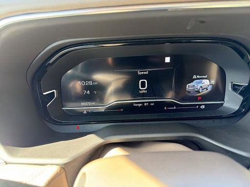 Used 2022 GMC Yukon Denali w/ Denali Premium Package AWD/4WD image 30