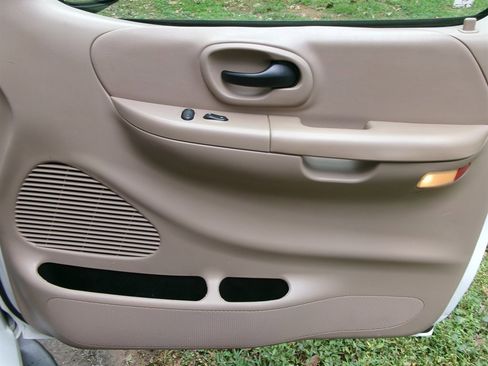 Used 1999 Ford F150 Lariat image 34