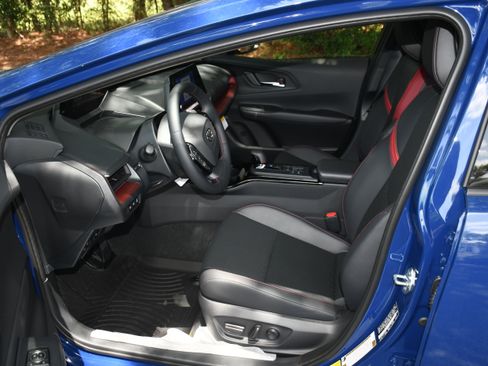 New 2026 Toyota Prius Plug-In Hybrid FWD image 3