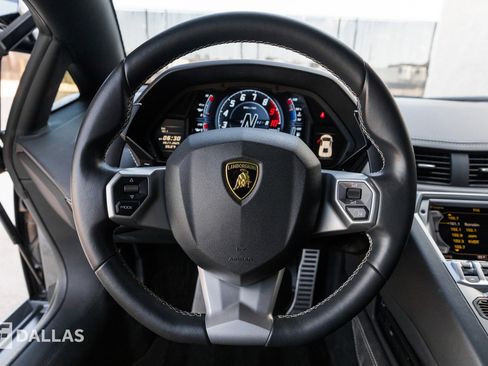 Used 2018 Lamborghini Aventador S image 28