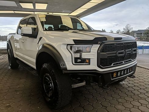 Used 2018 Ford F150 Raptor w/ Equipment Group 802A Luxury image 4