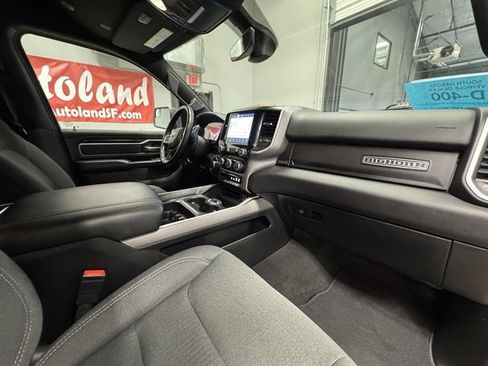 Used 2022 RAM 1500 Big Horn AWD/4WD image 12