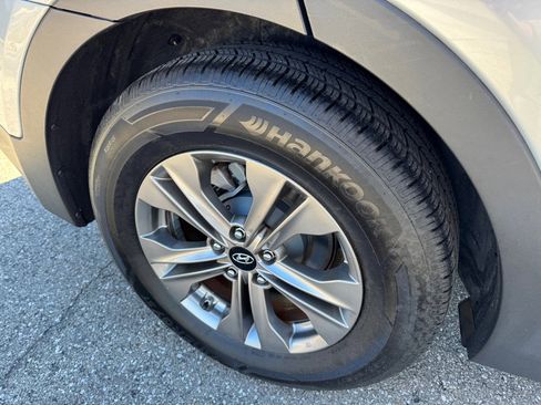 Used 2015 Hyundai Santa Fe Sport image 12