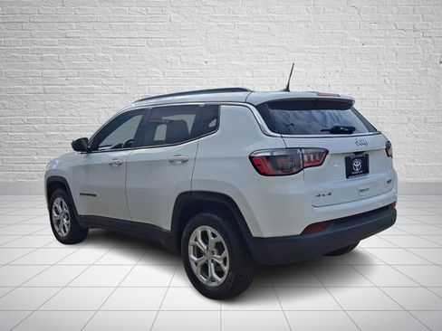Used 2024 Jeep Compass Latitude AWD/4WD image 4
