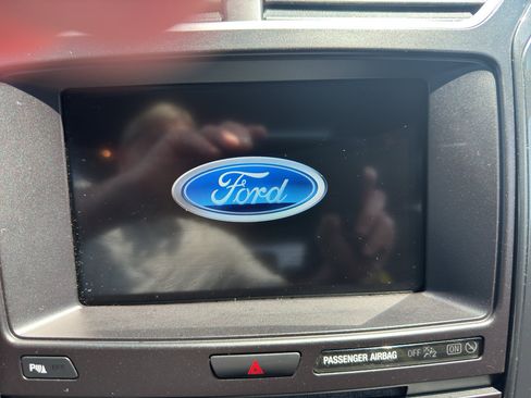 Used 2017 Ford Explorer XLT w/ Equipment Group 202A AWD/4WD image 15