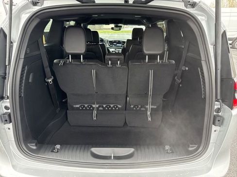 New 2026 Chrysler Pacifica Select FWD image 7