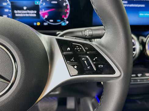 Certified 2025 Mercedes-Benz GLB 250 4MATIC image 13