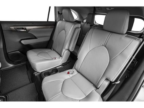 New 2026 Toyota Highlander Limited AWD/4WD image 8
