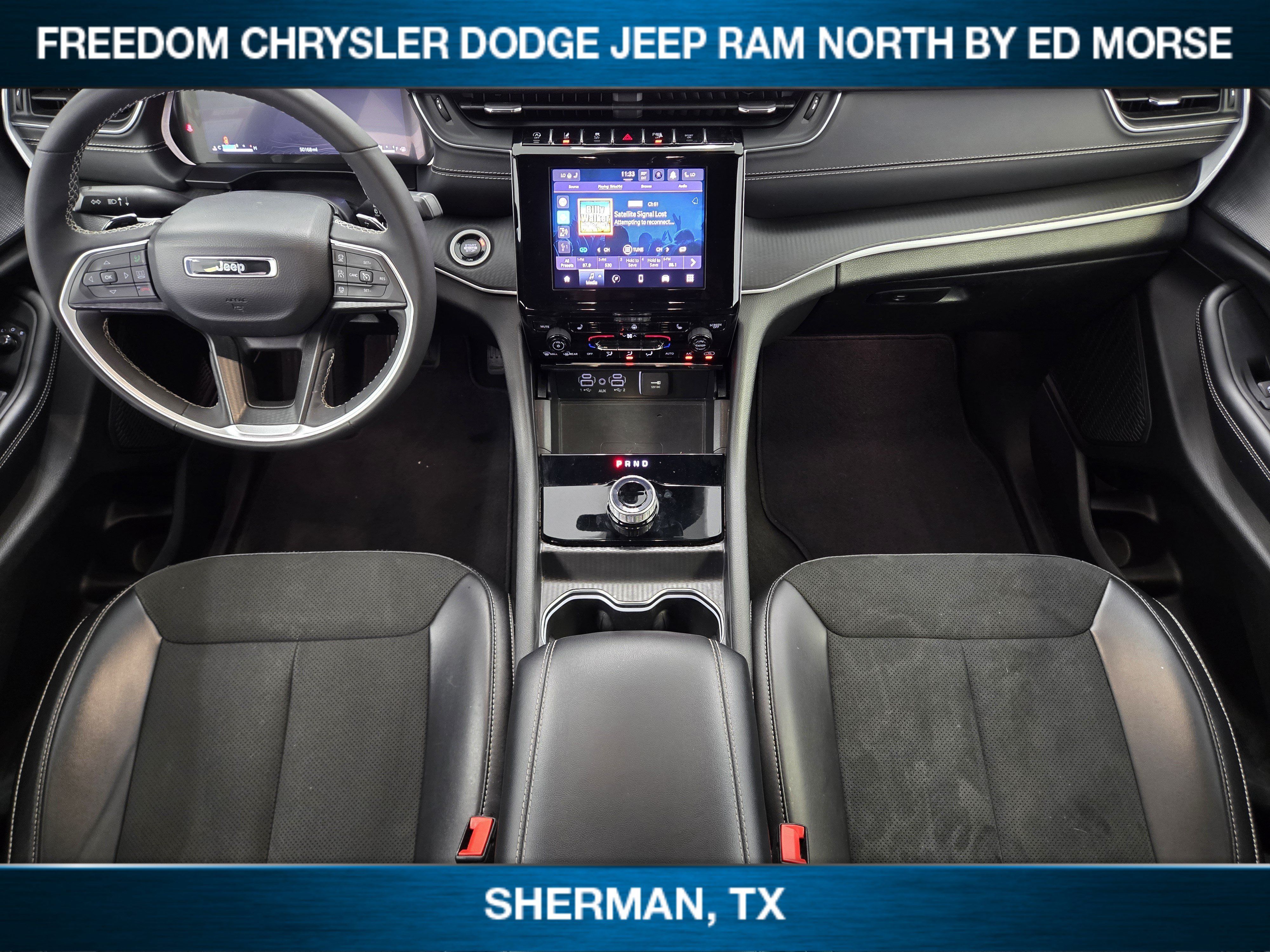 Used 2025 Jeep Grand Cherokee Altitude AWD/4WD image 19