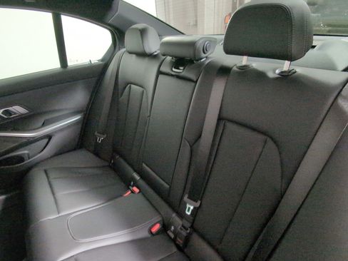 Used 2026 BMW 330i Sedan w/ M Sport Package image 28