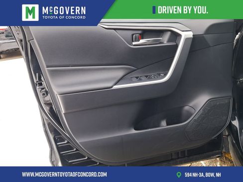 Used 2024 Toyota RAV4 SE w/ Weather & Moonroof Package image 9