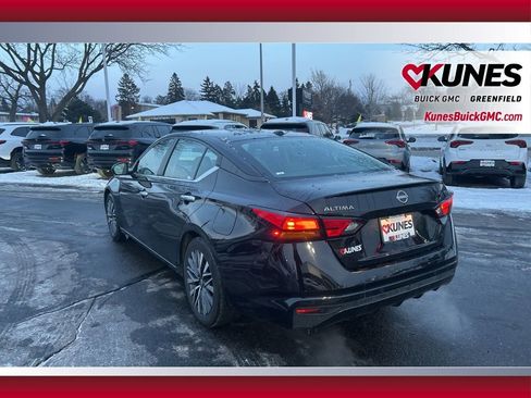 Used 2023 Nissan Altima 2.5 SV image 9