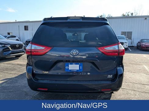 Used 2018 Toyota Sienna XLE Premium image 5
