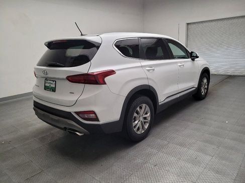 Used 2019 Hyundai Santa Fe SE image 9